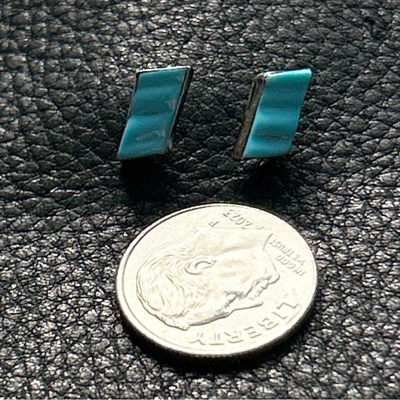 Vintage Southwestern Carved Turquoise Sterling Silver Earrings